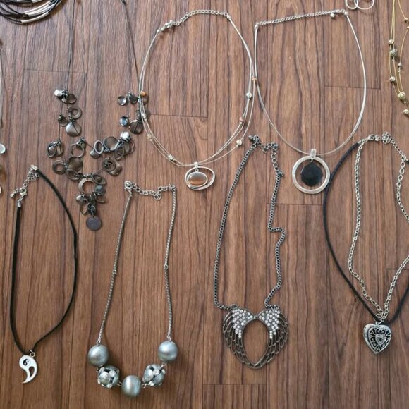 Necklace & Earring Lot Layered, Locket, Horseshoe, Angel Wings Maurices, Rue21 - Picture 6 of 12